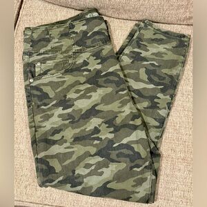 No Boundaries High Rise Camo Jeans